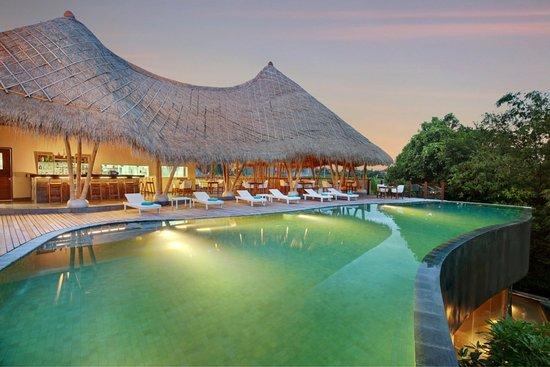 Loop Pool Bar and Restaurant