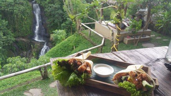 Layana Warung