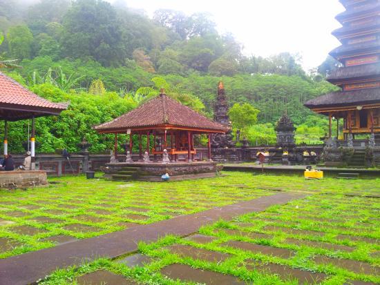 Ulun Danu Buyan Temple