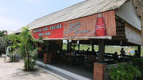 Babi Guling Men Lari