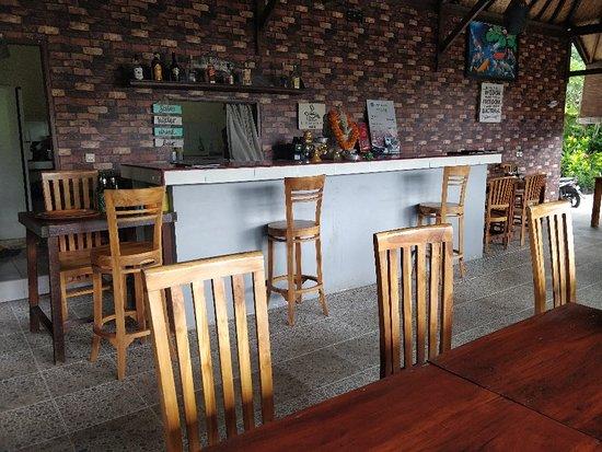 Papa Tarros Bar and Resto