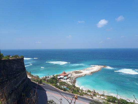 Plage de Melasti