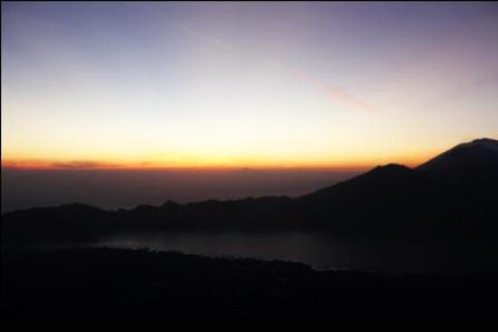Wayan Darta Mount Agung Trekking